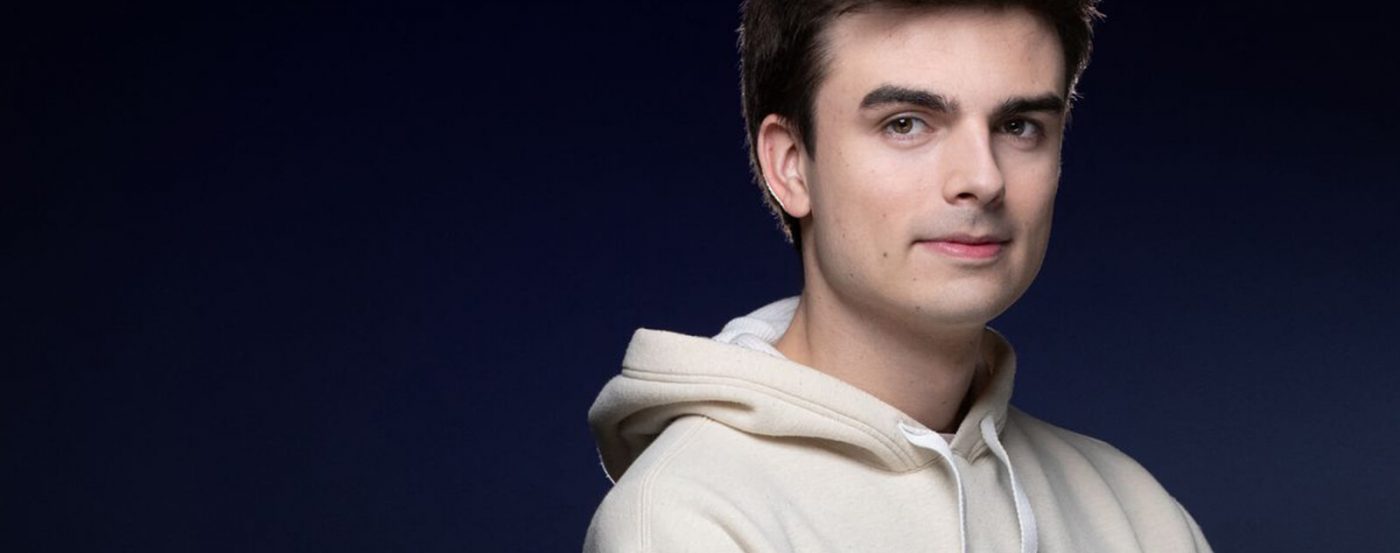 hugo-decrypte-biographie